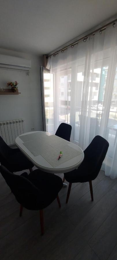 Ferienwohnung Apartament Nina Năvodari Exterior foto
